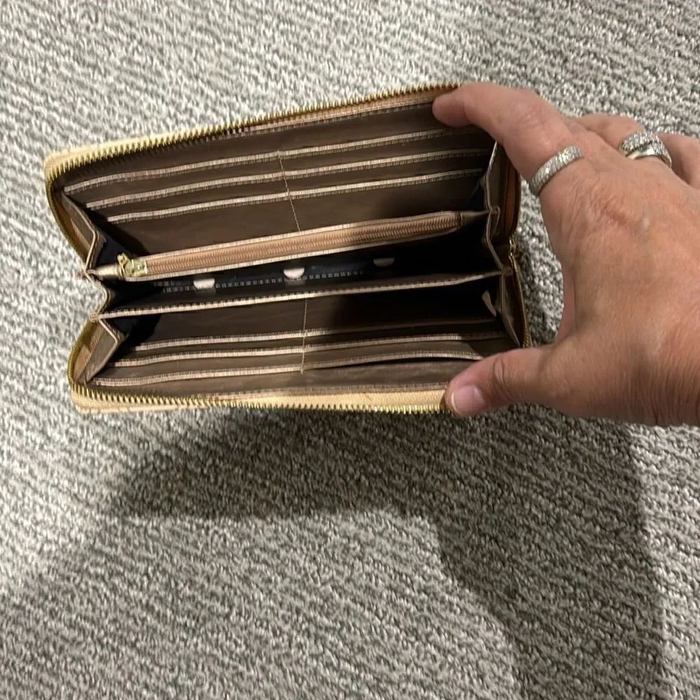 Anne Klein wallet - Picture 3 of 3
